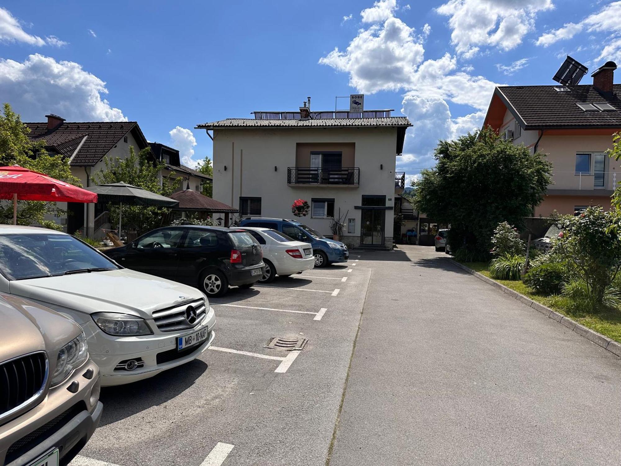 Guesthouse Stremljan Ljubljana Medvode Bagian luar foto