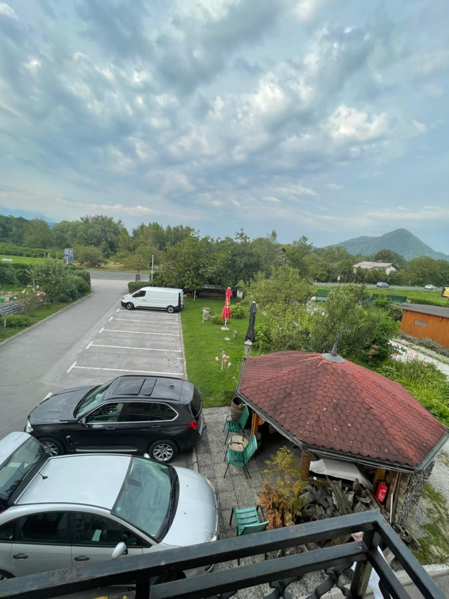 Guesthouse Stremljan Ljubljana Medvode Bagian luar foto